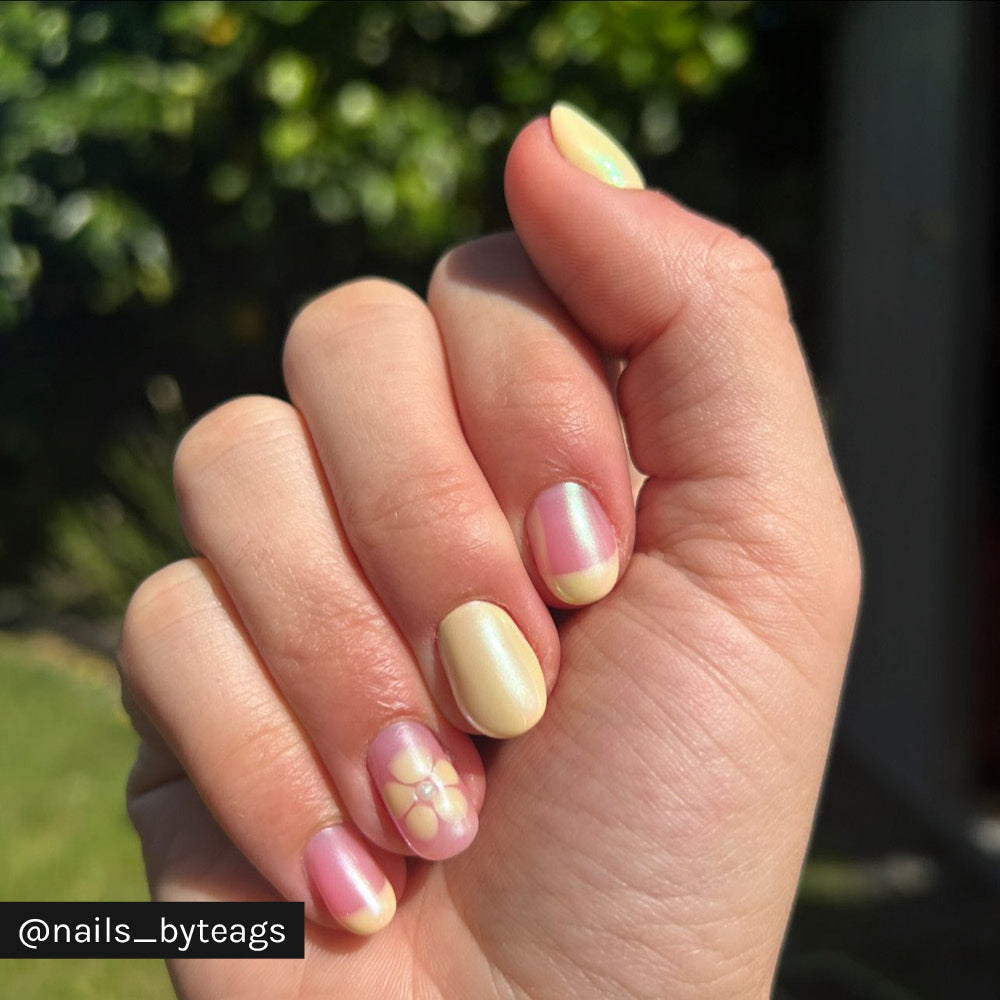 Gelous Lightning Aurora Chrome Powder - Instagram Photo
