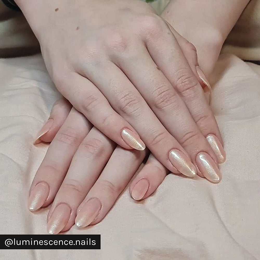 Gelous Aurora Lightning chrome powder - Instagram Photo