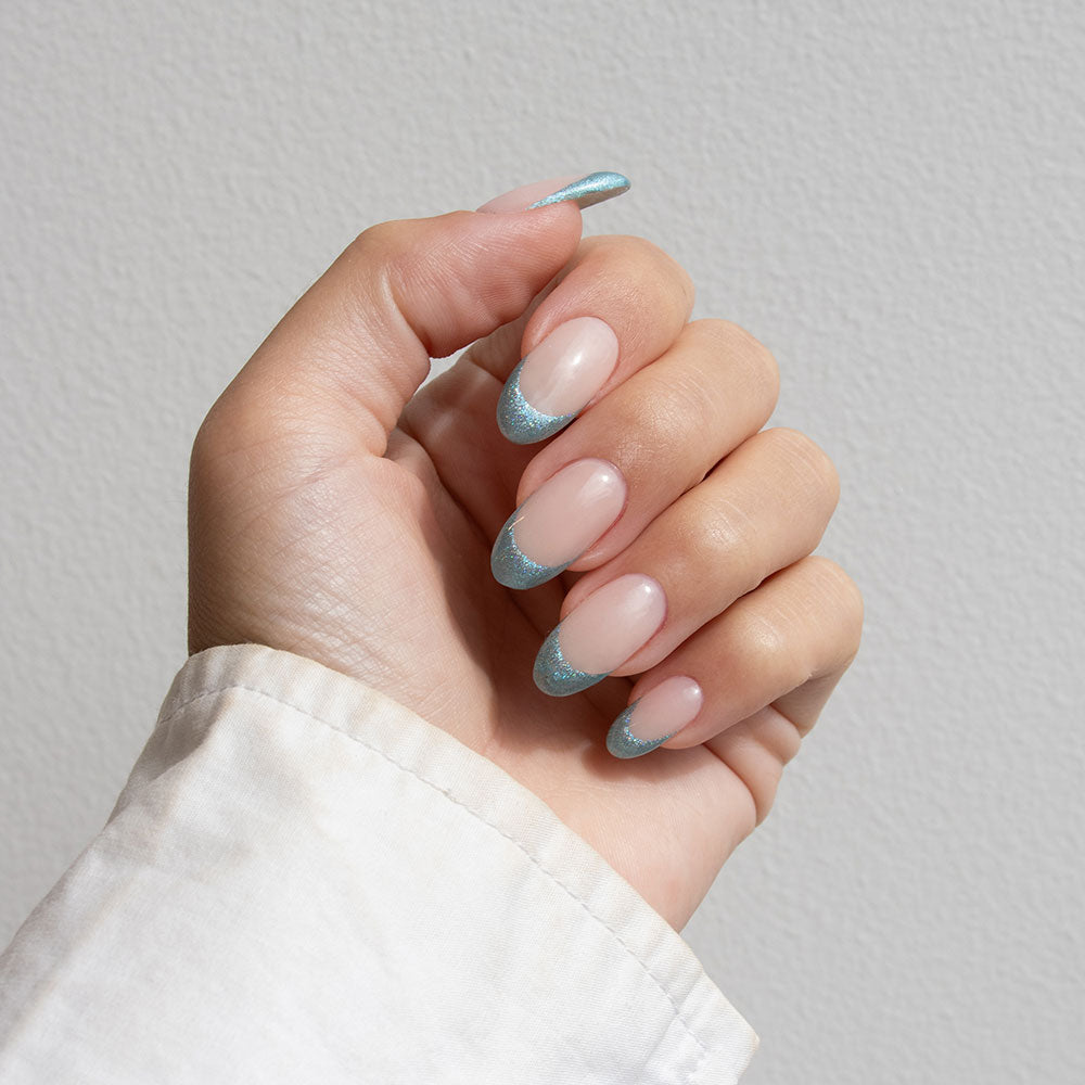 Gelous Aqua Stardust Chrome Powder - photographed in New Zealand on model