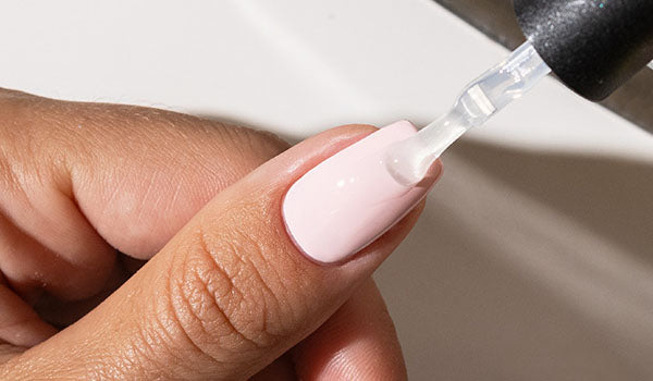 How To Apply Gelous Gel Nail Polish - Top Coat - photographed in New Zealand