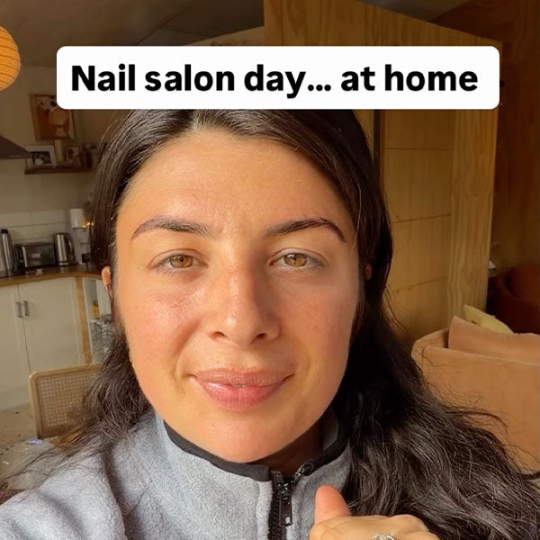 Gel manicure application video - Gelous customer video from Instagram