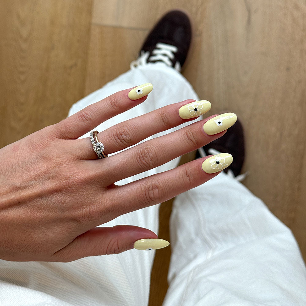 Gelous Black and White Flowers Nail Art Stickers product photo - photographed in New Zealand