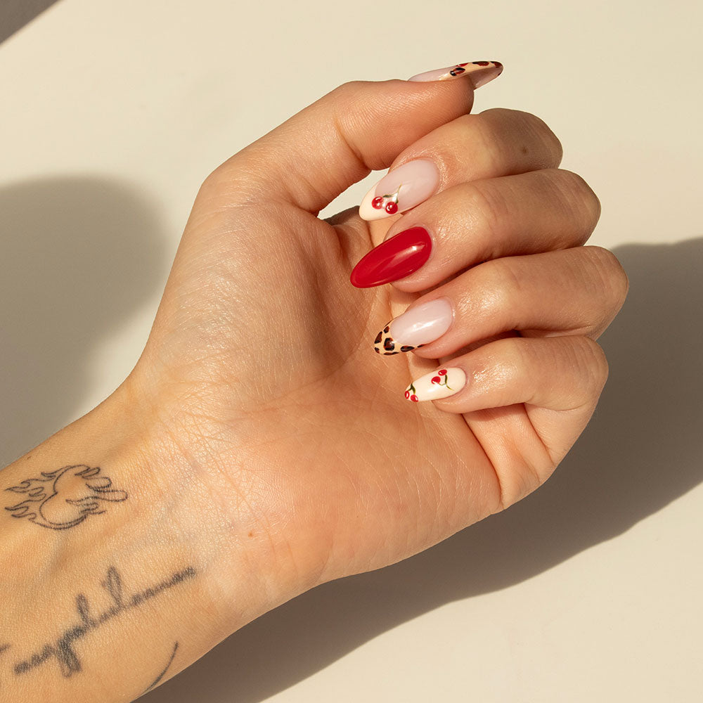 Short Liner Nail Art Brush product photo - photographed in New Zealand