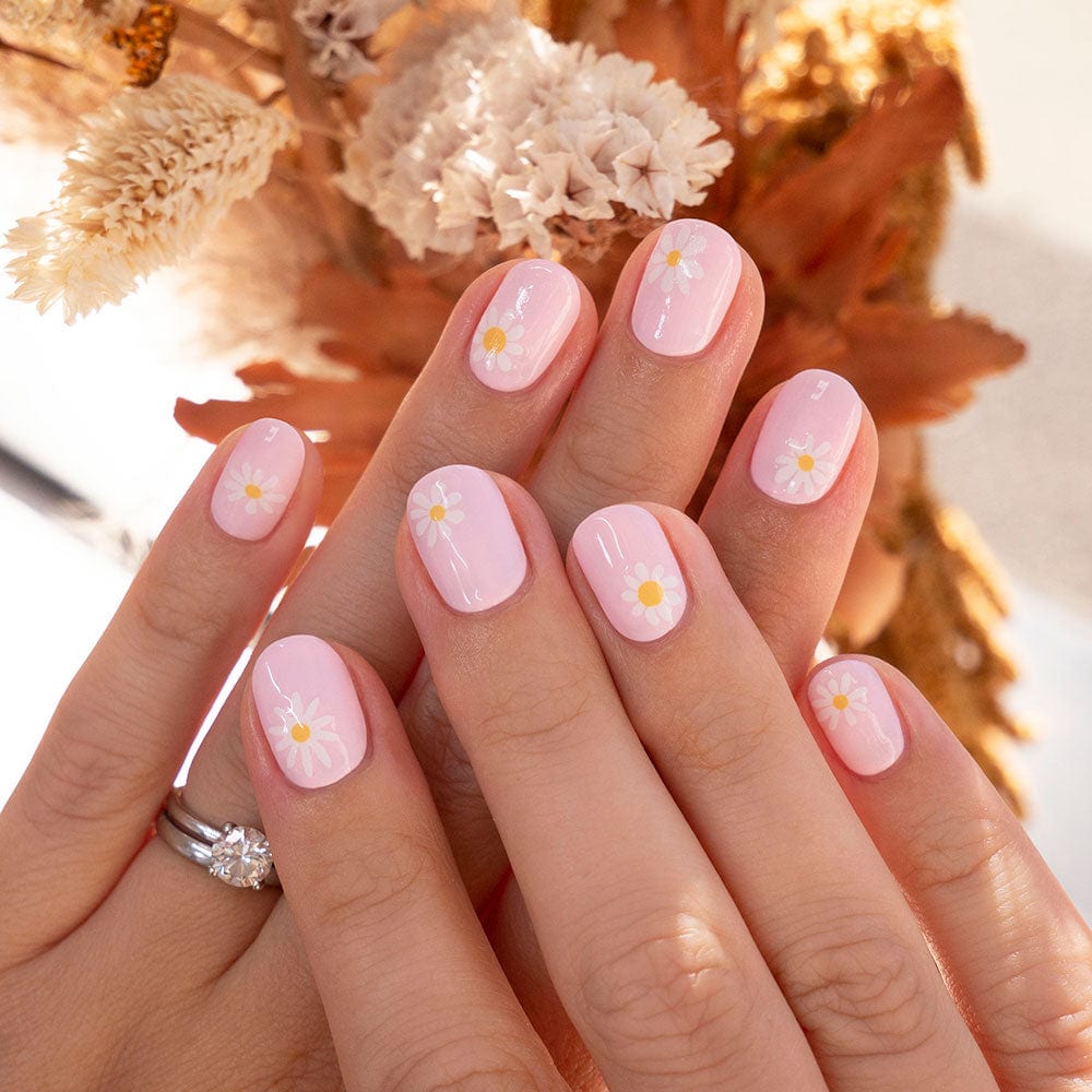 Nail art idea: daisies, perfect for spring! – Cocoacooning.com